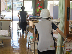 デイサービス職員による活動 2/8