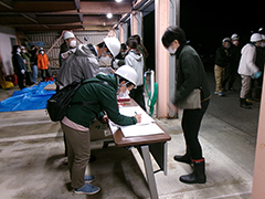 夜間避難訓練の実施 2/6